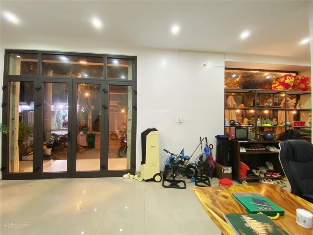 Giá chỉ 21 tỷ bán tòa căn hộ 5 tầng trần nhân tông  đường 15m5  lô góc  thang máy. dt 110m²