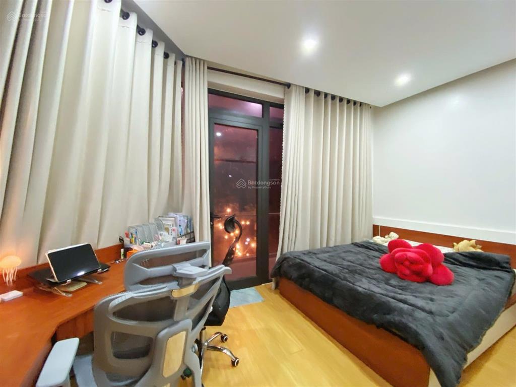 Giá chỉ 21 tỷ bán tòa căn hộ 5 tầng trần nhân tông  đường 15m5  lô góc  thang máy. dt 110m²