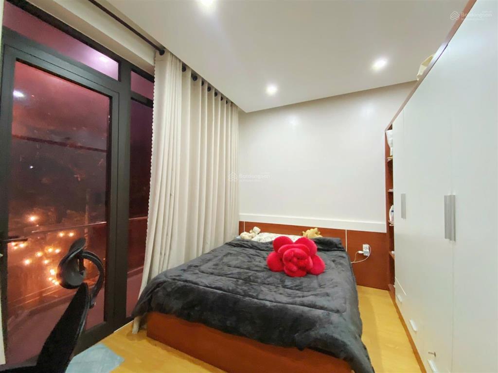 Giá chỉ 21 tỷ bán tòa căn hộ 5 tầng trần nhân tông  đường 15m5  lô góc  thang máy. dt 110m²