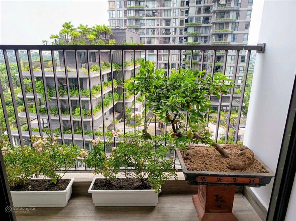 Chính chủ gửi bán căn hộ 2pn 2vs view hồ thiên nga onsen ecopark. giá chỉ 5,8 tỷ