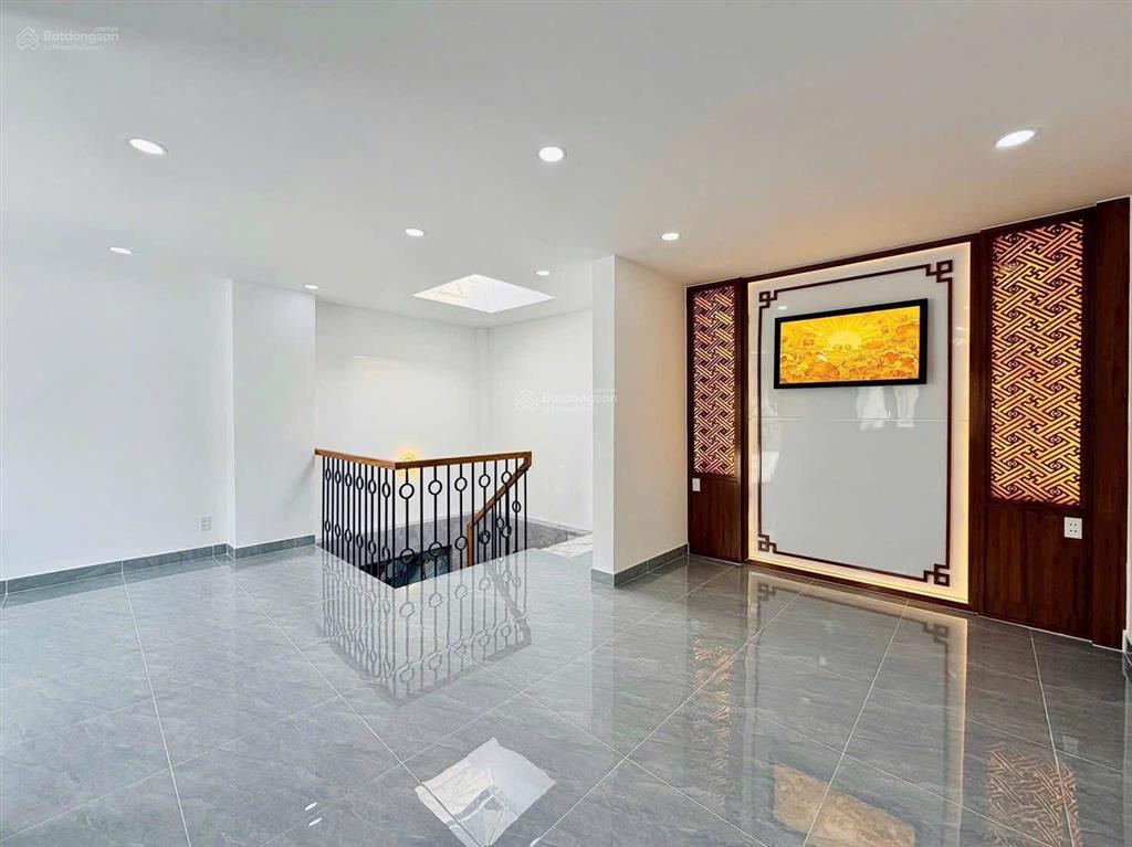 Bán gấp nhà riêng ngang 6métx10.3mét 5pn, 5wc tại nguyễn tư giản, 9,7 tỷ, 61m2 đẹp, nhiều tiện ích