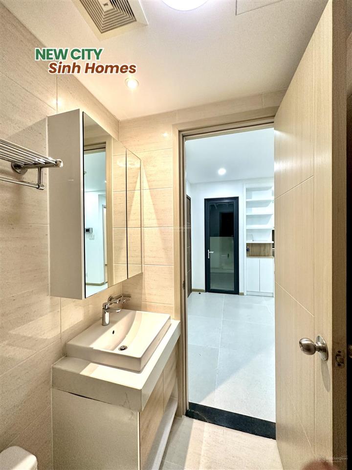 New city  bán 2pn 61 m2  view sông duy nhất đang bán  giá 6.8 tỷ bao 5%  có dòng tiền cho thuê