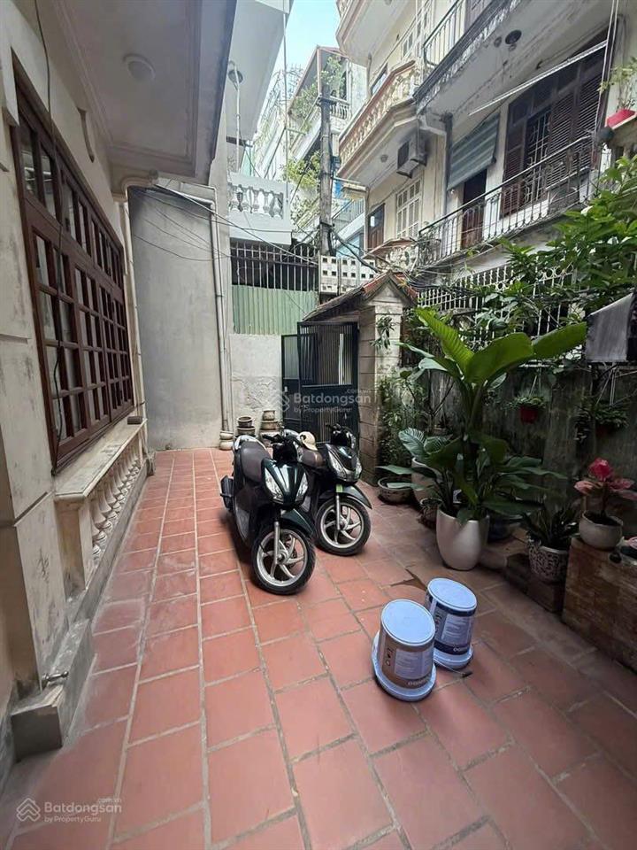Bán nhà 150m2 x 3 tầng tại cầu giấy  mt 11m có thể chia 2 lô  20m ra đường ô tô  giá đầu tư
