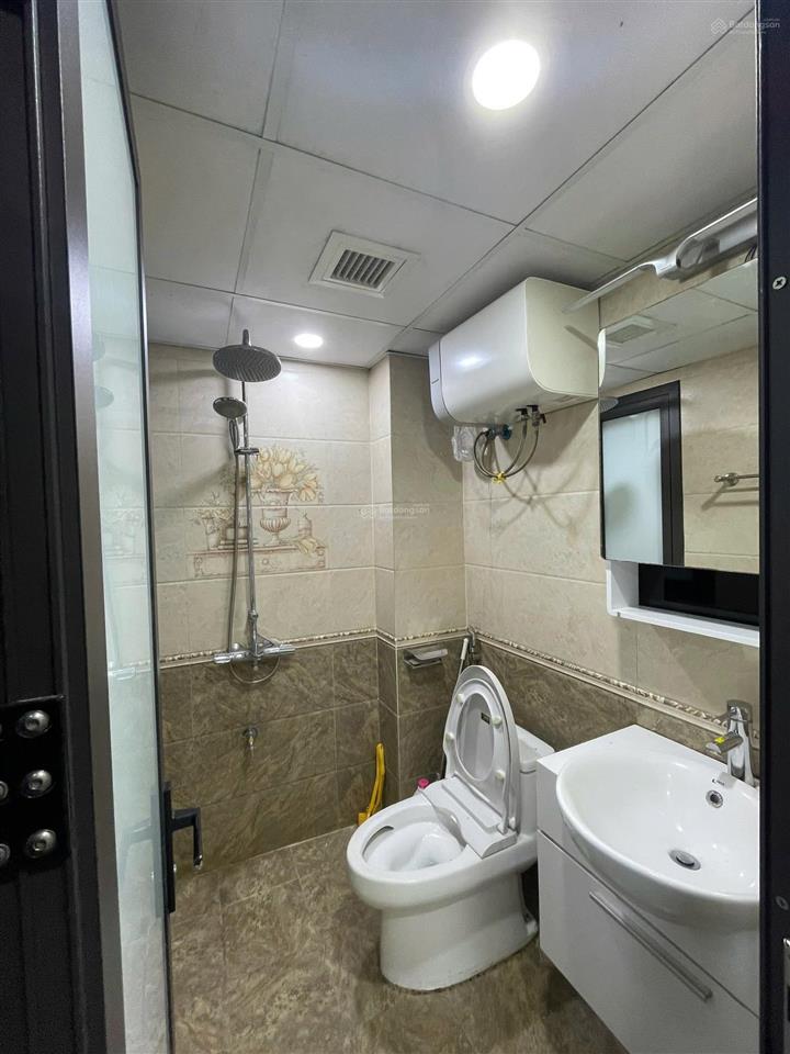 Nhà đẹp 5 tầng, gần phố tại thụy khuê, cạnh chợ bưởi  6.8 tỷ