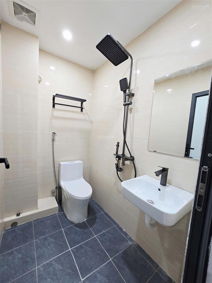Bán nhà phố hoàng hoa thám, 5 tầng, cách ô tô 5m, giá 7.1 tỷ