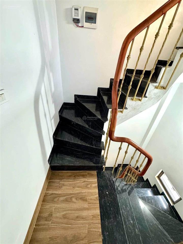 Bán nhà 35m2 x 6 tầng thang máy tại đầu phố võ chí công  hoàng quốc việt  hơn 9 tỷ