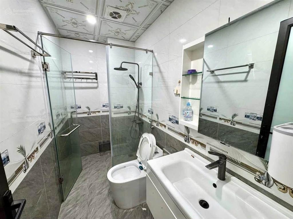 Bán nhà 35m2 x 6 tầng thang máy tại đầu phố võ chí công  hoàng quốc việt  hơn 9 tỷ