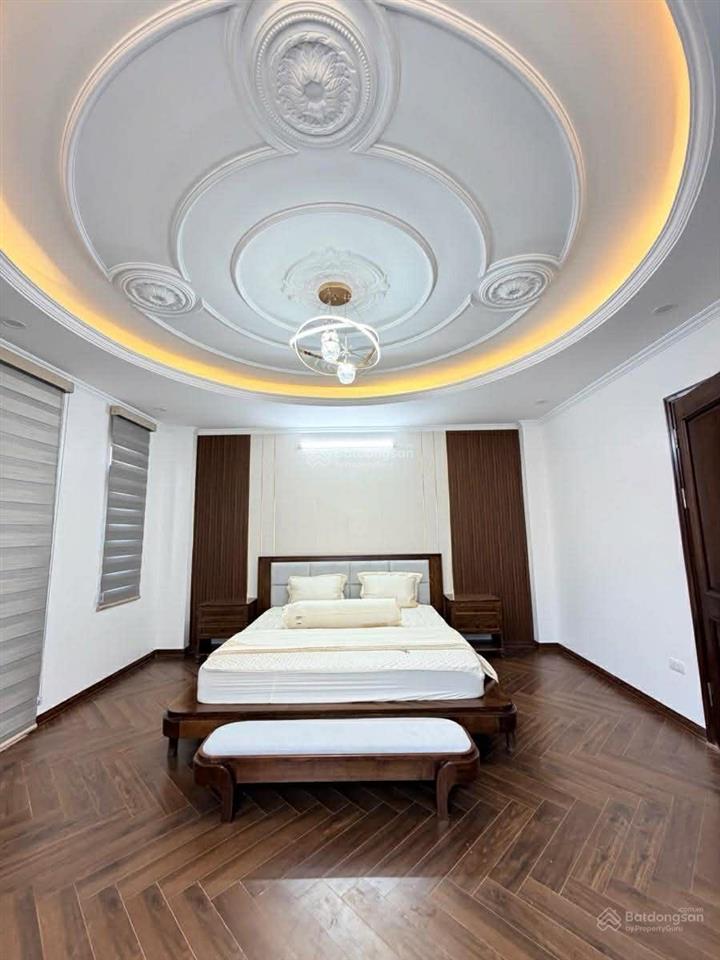 Bán tòa nhà lô góc 7 tầng thang máy mới tinh, gara ô tô, phân lô quân đội  hơn 28 tỷ