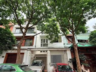 Trần bình  dt 105m2 4 tầng, mt 6.6m  trước nhà ô tô tránh, có vỉa hè  hơn 200 triệu/m2  hiếm