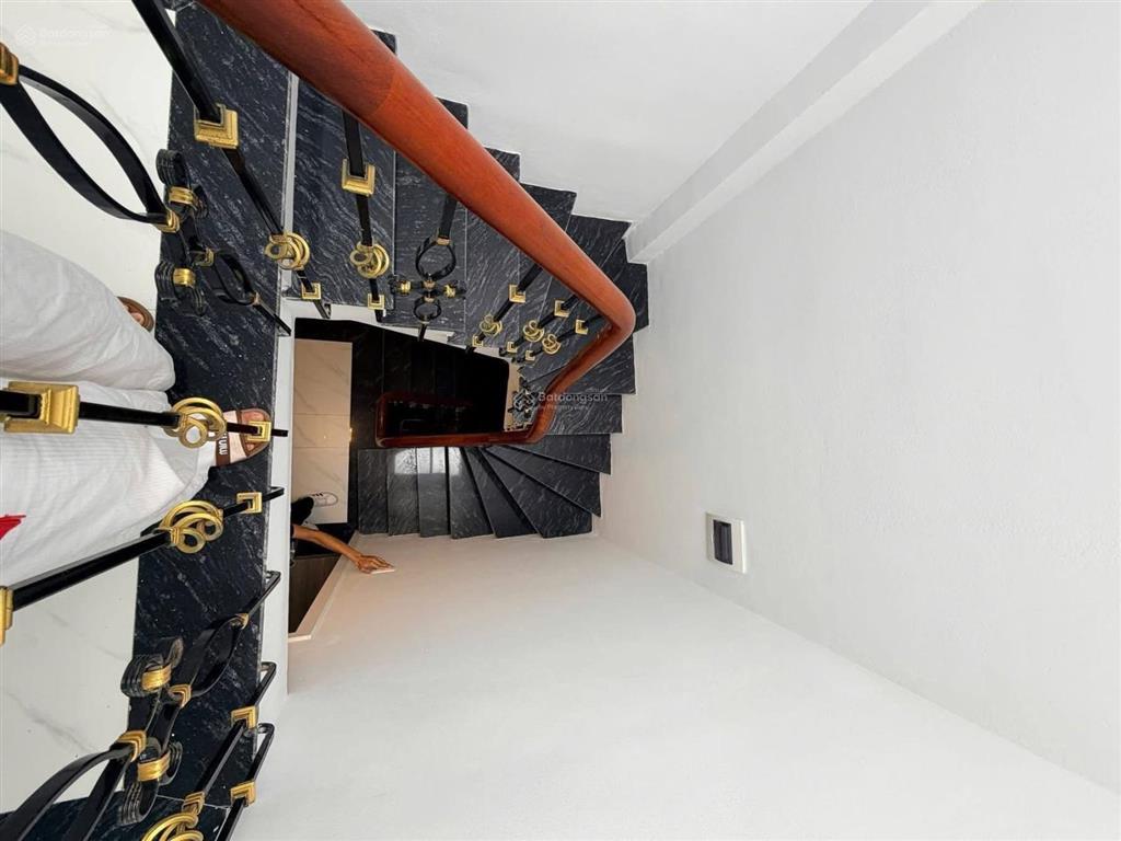 Tôn thất tùng  nhà mới 41m2 6 tầng, thang máy  ngõ thông trường chinh  nhỉnh 10 tỷ
