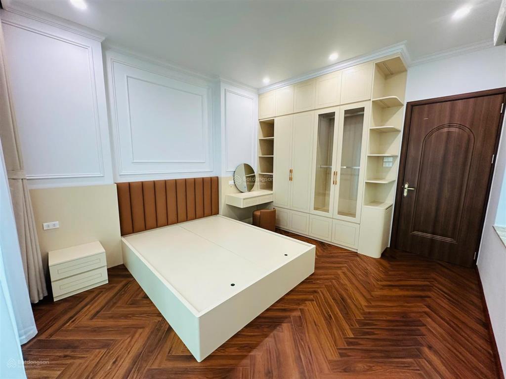 Bán nhà phố phạm văn đồng, nghĩa đô  7 tầng, 3 mặt ngõ ô tô  thang máy  ở kết hợp văn phòng