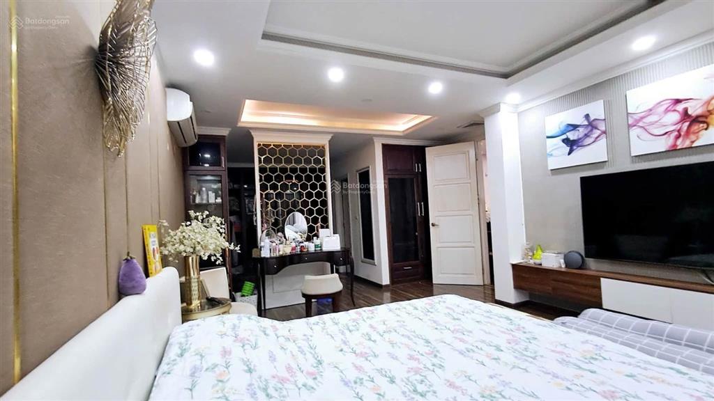 Bán nhà phố vip nguyễn đình thi, tây hồ  dt 92m2, mặt tiền 10m  đẳng cấp chủ sở hữu