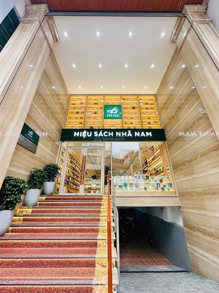Bán tòa nhà mặt phố chùa láng  dt 112/135m², 9 tầng, mt 6m  cạnh vincom nguyễn chí thanh
