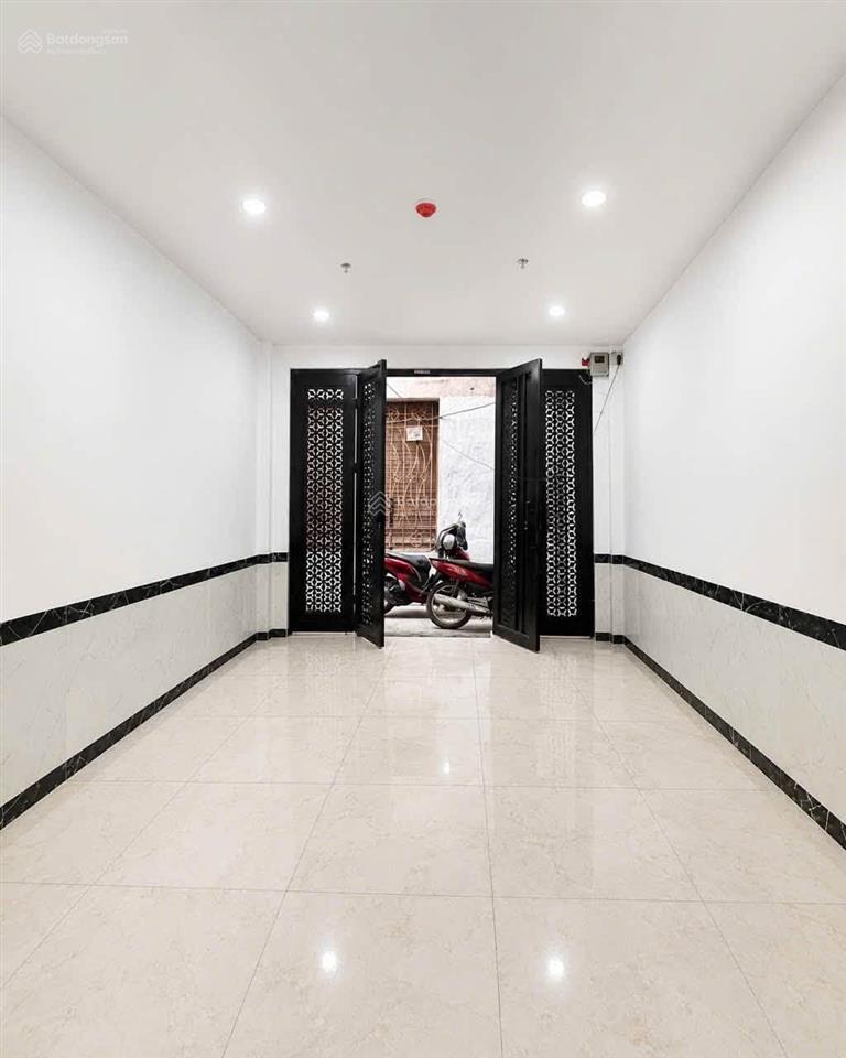 Phú đô  bán tòa nhà 7 tầng xây mới, thang máy  10 phòng khép kín  gần phố