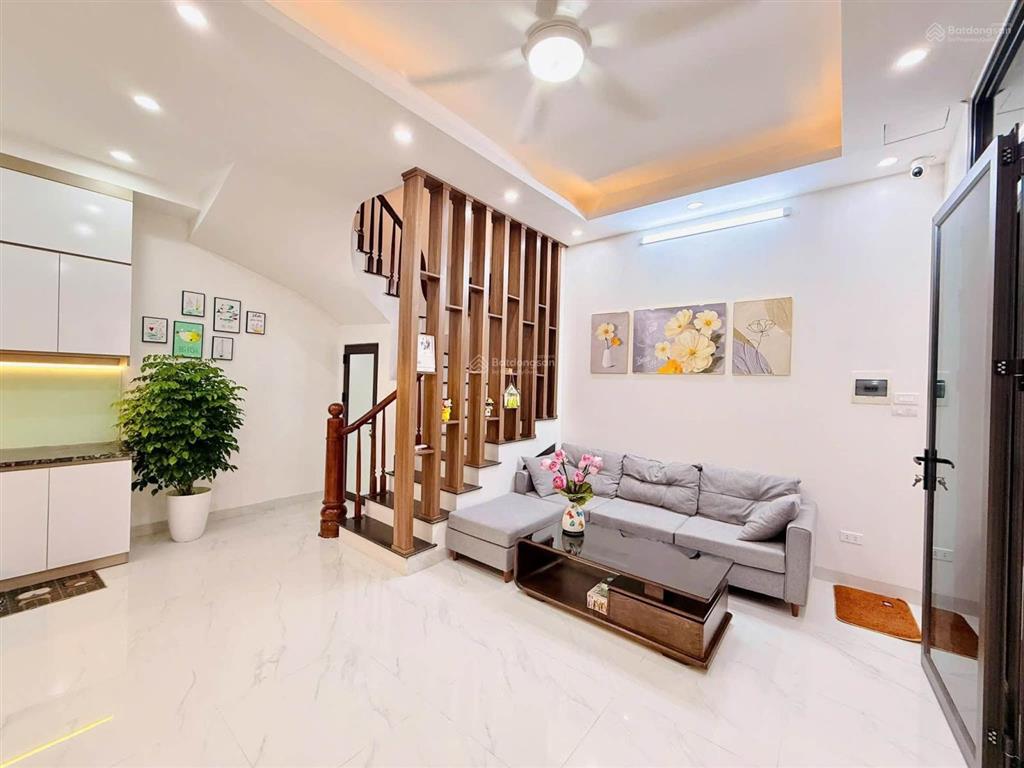 Lê quang đạo  nhà đẹp 5 tầng  ô tô đỗ cửa  full nội thất  hơn 8 tỷ