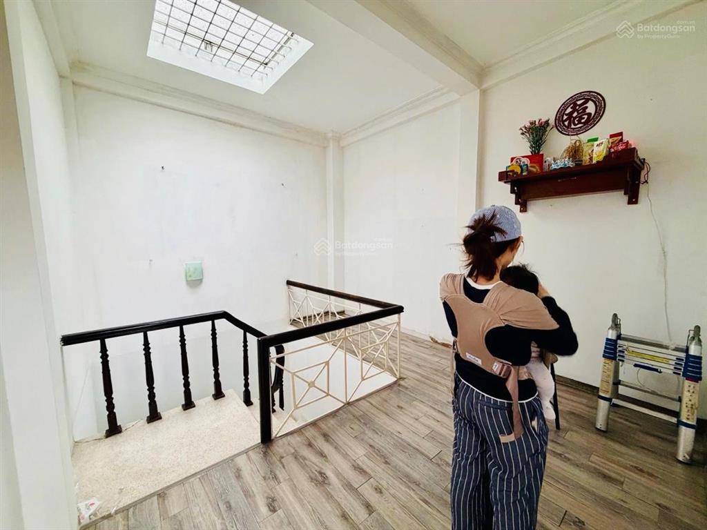 Xuân diệu, tây hồ  bán nhà 4 tầng, 9.2 tỷ  ngõ thông, an sinh đỉnh  không khí trong lành