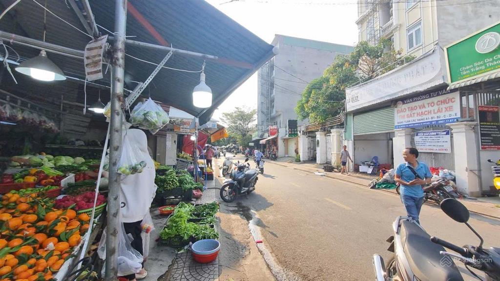 Mặt tiền đường  nhà 2 tầng  phường phước long b quận 9 cũ 100m  chỉ 10 tỷ.