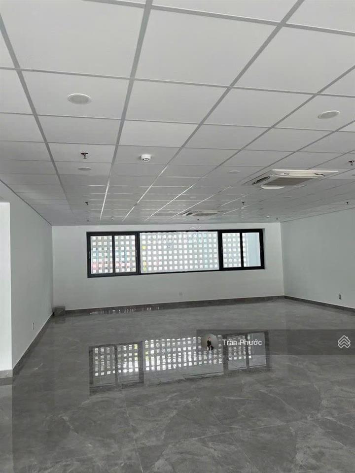 Toà nhà 40 cao thắng phường 5 quận 3. dt 8x25m 1 hầm lửng 5 lầu tm pccc sàn trống suốt