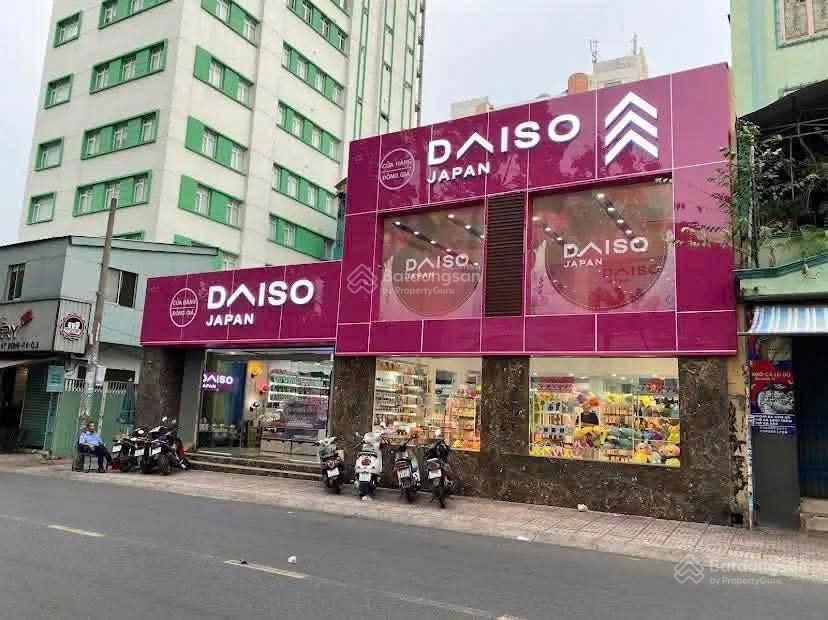 Nhà mt 31  33 kỳ đồng phường 9 quận 3 dt 16,5x15m 1 trệt 1 lầu trống suốt có bãi xe 24/24