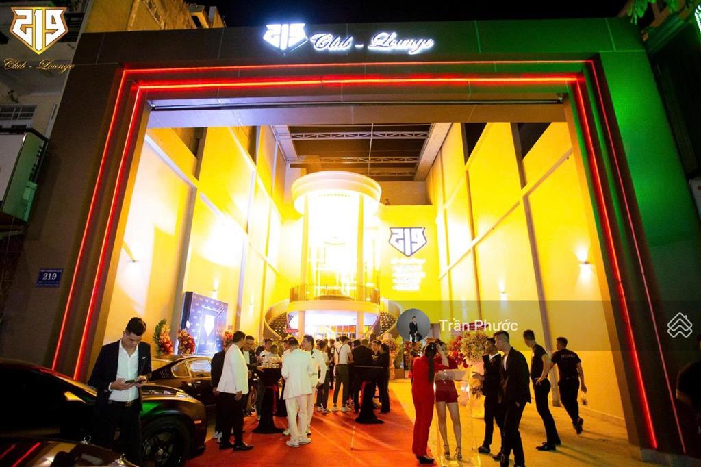 Nhà 217 219 221 lý thái tổ, p. 9, quận 10  diện tích 700 m²  11 x 38 nở hậu 25m