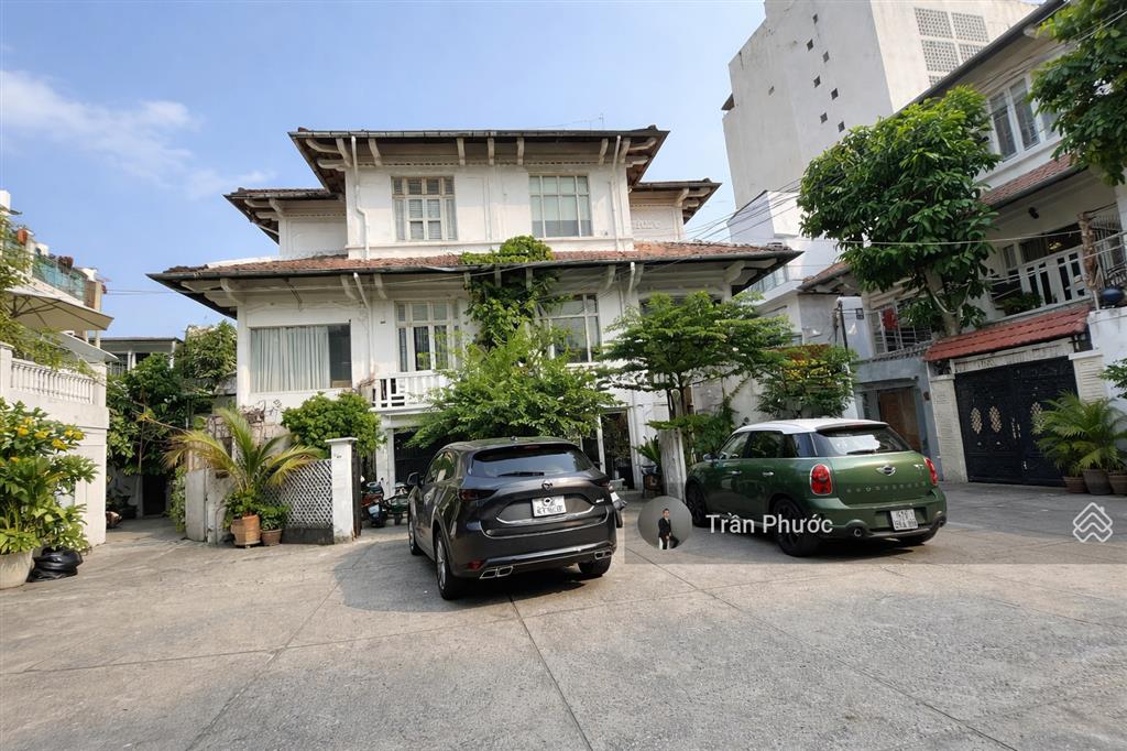 Biệt thự 57 tú xương, p.võ thị sáu, quận 3, diện tích 16mx15m (nở hậu 30m)  kết cấu trệt + 2 lầu