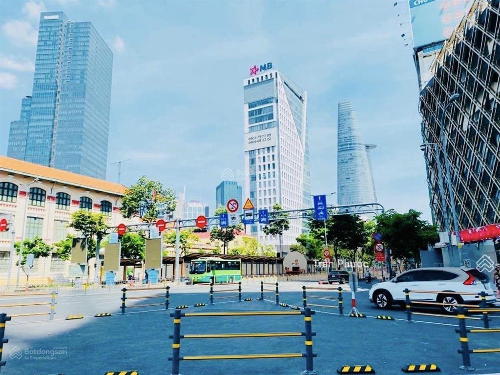 Góc 2mt 179 hàm nghi phường nguyễn thái bình q. 1 dt 24x16m 1 trệt 4 lầu st đối diện chợ bến thành