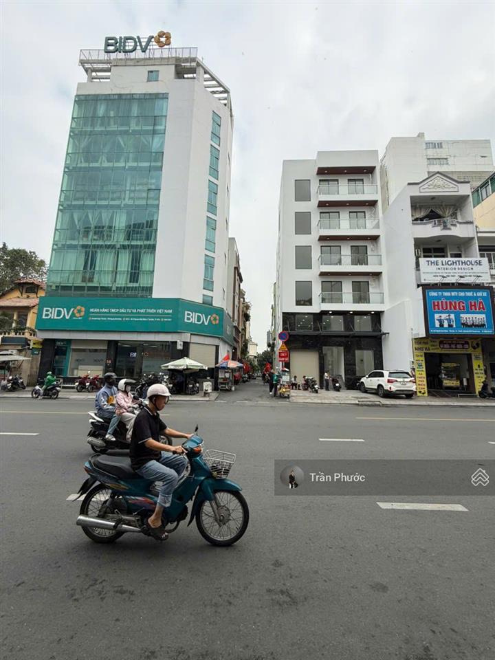 Nhà góc 2mt 52b 52c nguyễn bỉnh khiêm, p. đa kao, q. 1 dt  8,5x 18,5m, 1 hầm 5 tầng có pccc