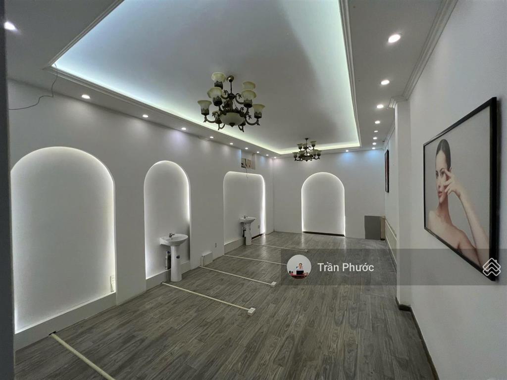 Cho thuê nhà mt 136 tô hiến thành phường 12 quận 10, dt 4.5x22m 1 trệt 2 lầu sân thượng
