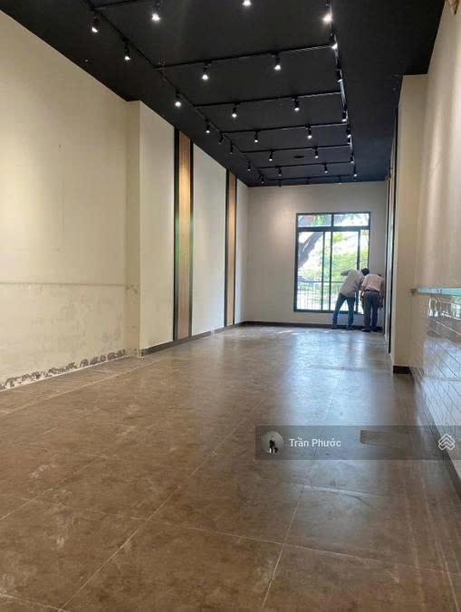 Nhà mt số 118 hồ tùng mậu, quận 1  diện tích 4  20m. tổng dtsd 151,9m²  kết cấu trệt + 2 lầu