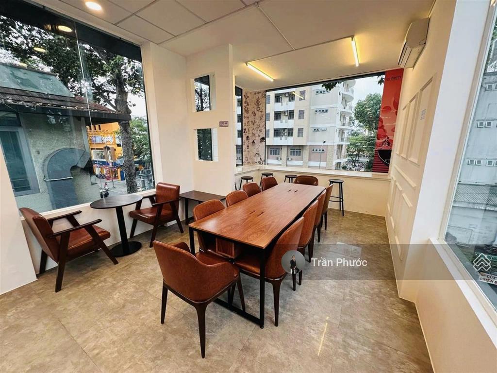 Nhà góc 2mt 51 nguyễn trãi, phường 2, quận 5. diện tích trệt 4mx17,8m. kết cấu trệt + 2 lầu