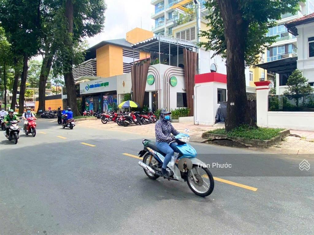 Cho thuê biệt thự 34 trần quốc thảo, quận 3 diện tích 20,6m 32m kết cấu trệt + 1 lầu sân vườn