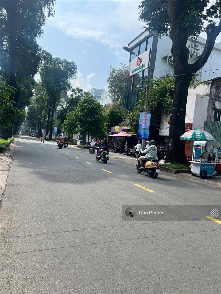 Cho thuê biệt thự 34 trần quốc thảo, quận 3 diện tích 20,6m 32m kết cấu trệt + 1 lầu sân vườn