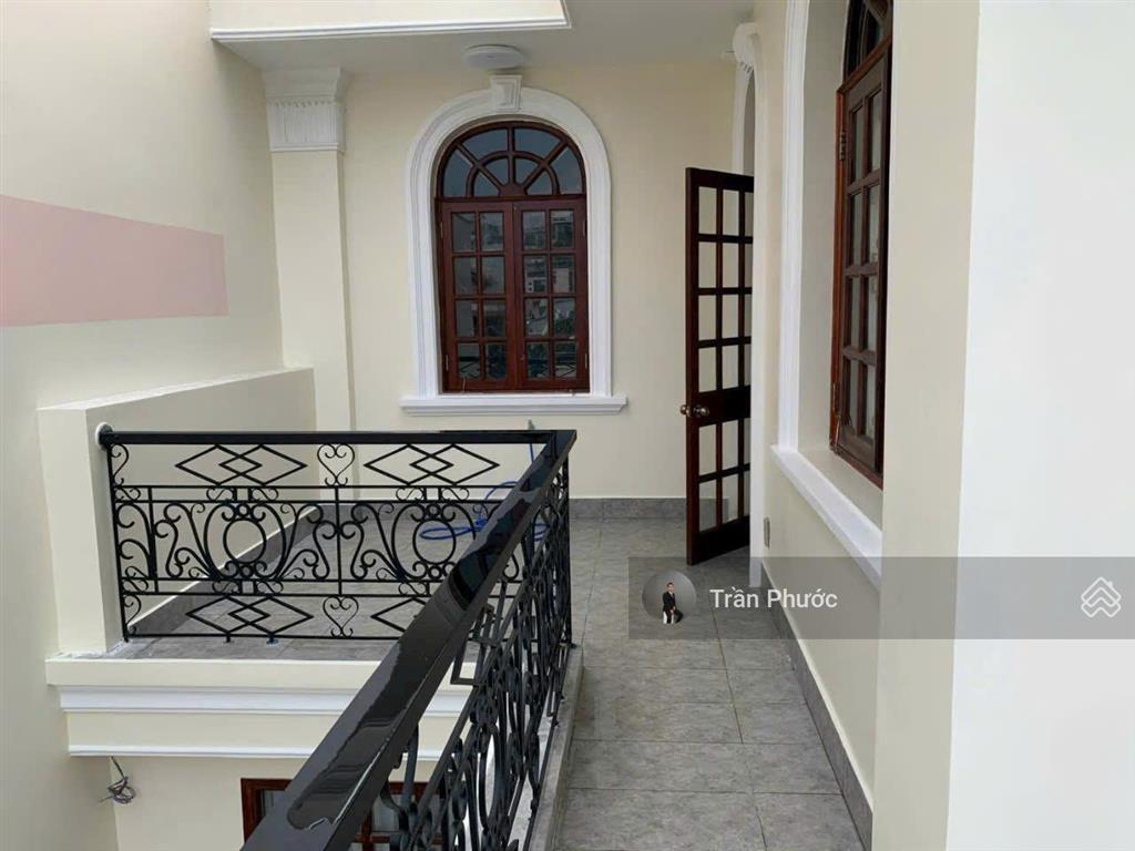 Cho thuê nhà 449 sư vạn hạnh, phường 12 quận 10  diện tích 7,17m 16m  kết cấu trệt + 2 lầu