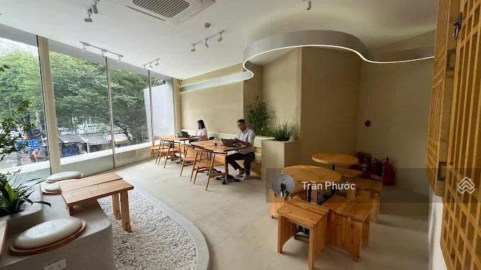 Nhà mt 63 rạch bùng binh p. 9 quận 3 dt 15x15m kc 1 trệt 1 lầu trống suốt  mặt tiền rộng rãi