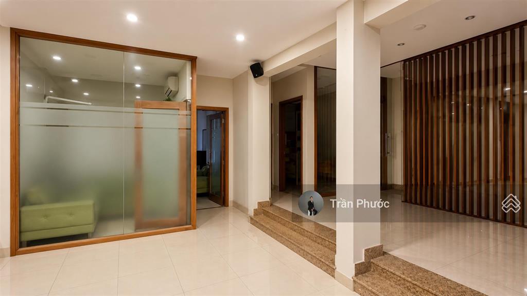 Nhà 2mt trước sau số 57bis đường bùi thị xuân + lê thị riêng, phường bến thành, quận 1, dt 8x22m