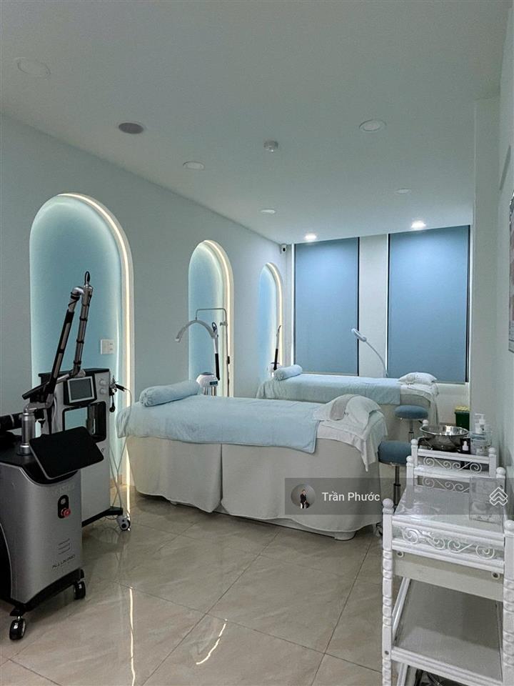 Nhà mt 11a trần quý khoách, phường tân định, quận 1  dt 8m x 15m  kc hầm xe + 4 lầu, thang máy
