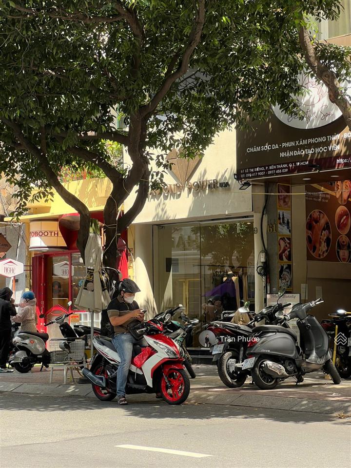 Nhà mt 59 lê thị riêng, p. bến thành, quận 1 dt 4 x 20m kc trệt + 3 lầu trống suốt
