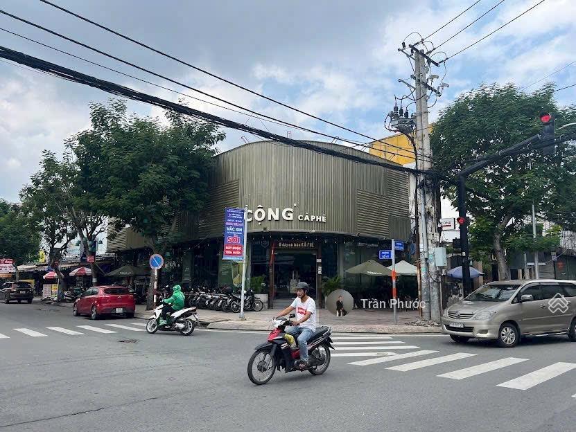 Cho thuê nhà góc 2mt nguyễn thị thập p. tân phong quận 7 dt 10x23m trệt suốt dễ nhận diện