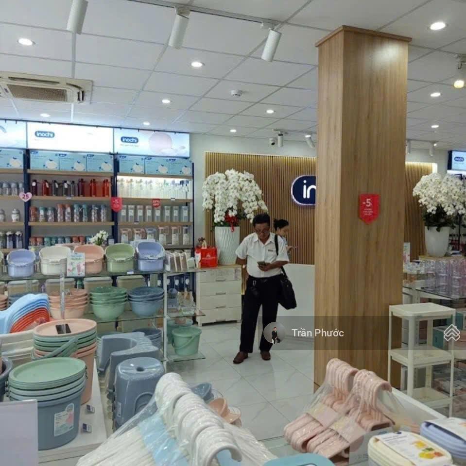 Nhà mt 258b nam kỳ khởi nghĩa, p. vts quận 3 dt 11x24m 1 trệt 3 lầu sân thượng, sàn trống suốt