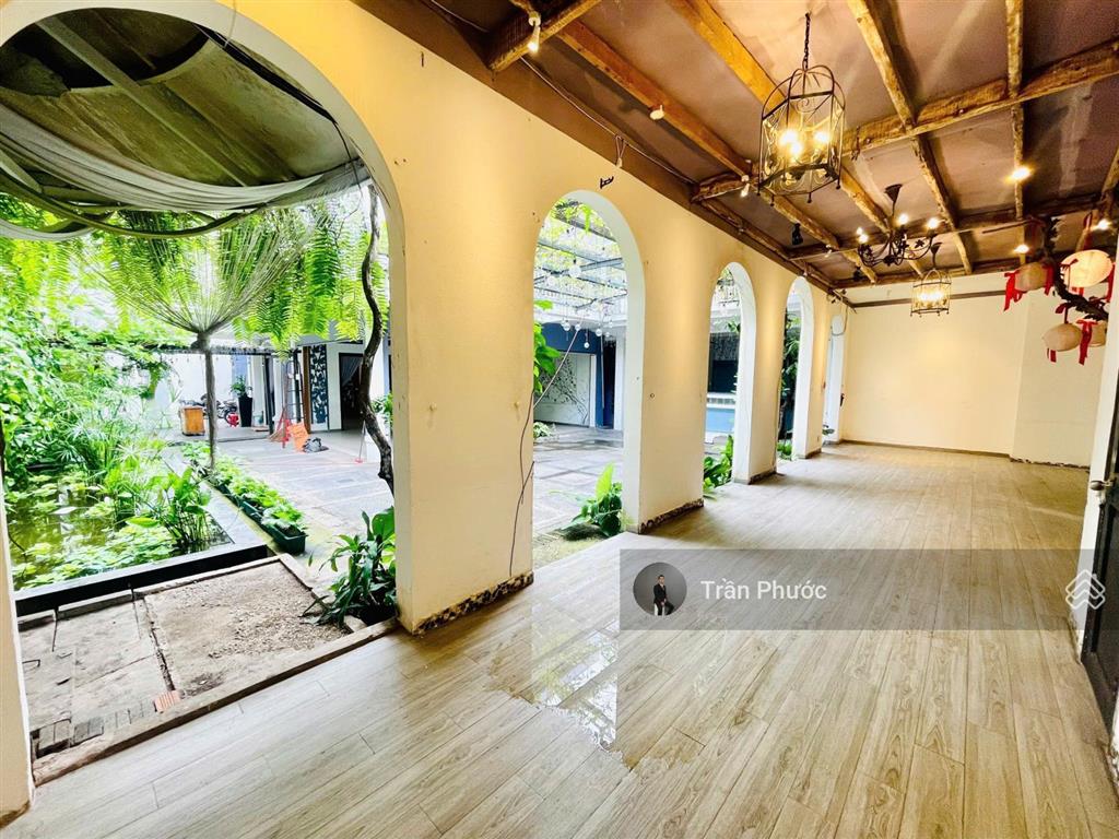 Cho thuê biệt thự sân vườn 28 trần cao vân p.12 q. pn dt 28x18m 1 trệt 1 lầu sân vườn sàn trống