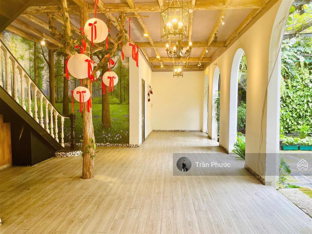 Cho thuê biệt thự sân vườn 28 trần cao vân p.12 q. pn dt 28x18m 1 trệt 1 lầu sân vườn sàn trống