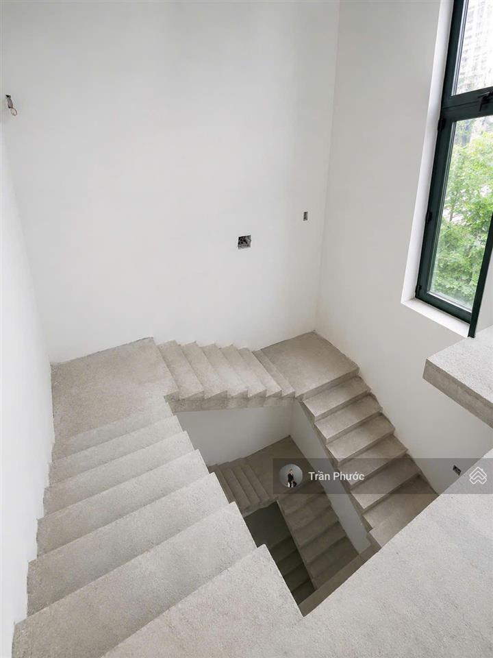 Cho thuê nhà góc 2mt 02 đường 25, p. bình trưng tp. thủ đức dt 7x23m 1 trệt 2 lầu st trống suốt