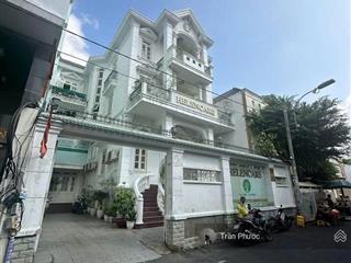 Cho thuê biệt thự sân vườn đường phạm đình toái, p. vts quận 3 dt 12x20 1 hầm 1 trệt lửng 2 lầu