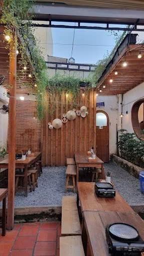 Cho thuê biệt thự sân vườn ngay đường hai bà trưng, phường vts, q3, dt12x22m 1 trệt 2 lầu sân vườn