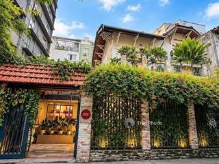 Cho thuê biệt thự sân vườn 181 hai bà trưng p.vts q3. dt 12x20 1 trệt 1 lầu sân vườn siêu đẹp