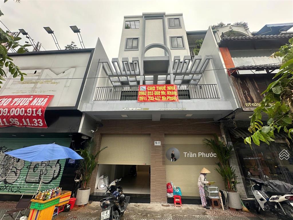 Cho thuê nhà mt 1517 cách mạng tháng tám p.bến thành q1. dt 6.5x19m 1 trệt 1 lầu trống suốt