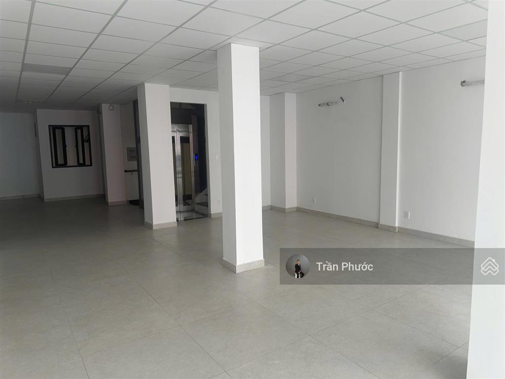 Cho thuê nhà mt 1517 cách mạng tháng tám p.bến thành q1. dt 6.5x19m 1 trệt 1 lầu trống suốt