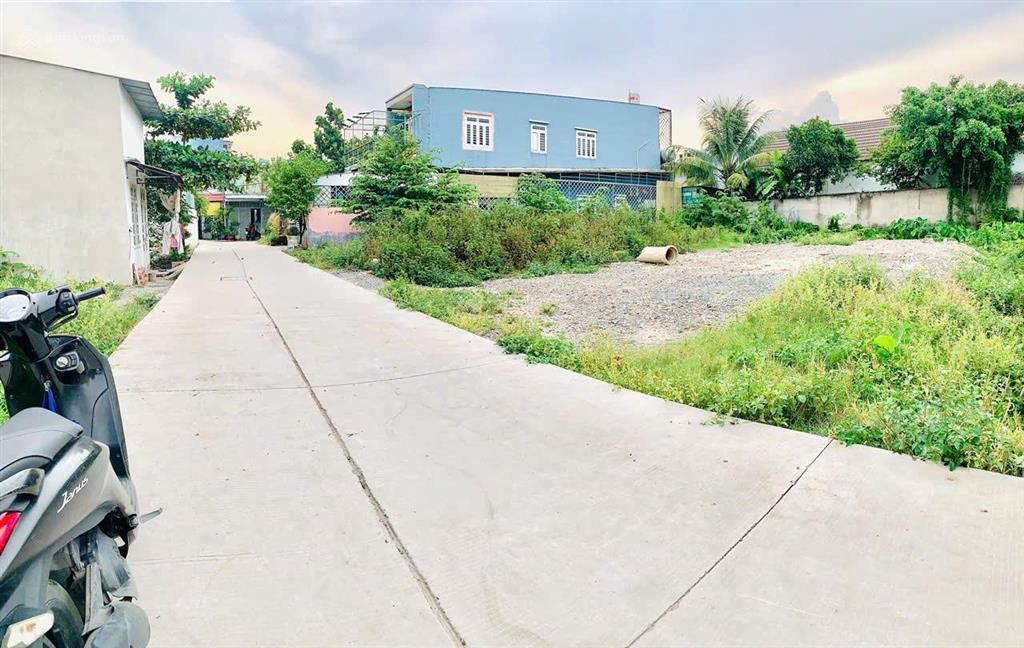 Chính chủ bán gấp lô đất 360m2(14x25) shr full thổ cư giá 12ty thương lượng ngay đ. nguyễn thị tú