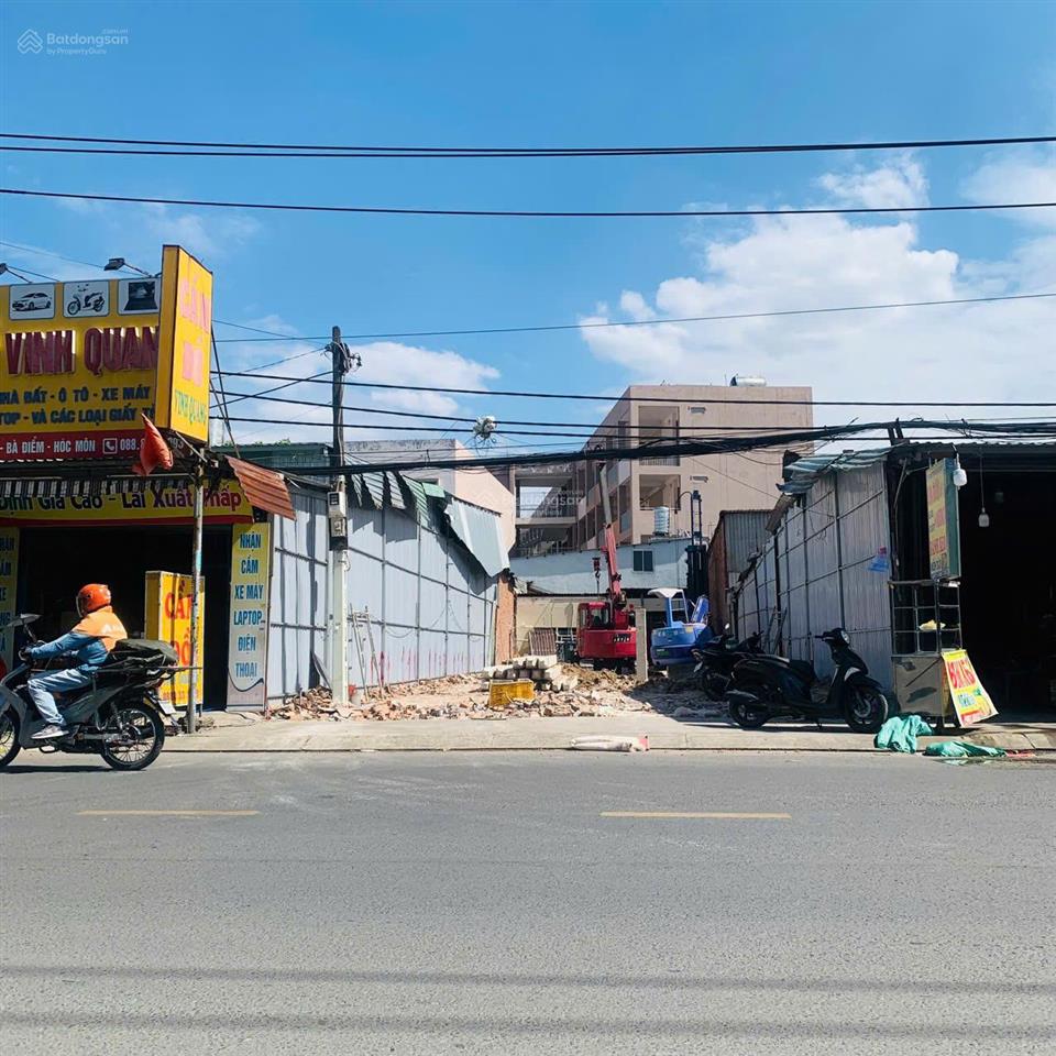 Cần bán lô đất full thổ cư 243m2 vuông vức,vị trí cách phan văn hớn 200m bà điểm hocmon giá 17ti5