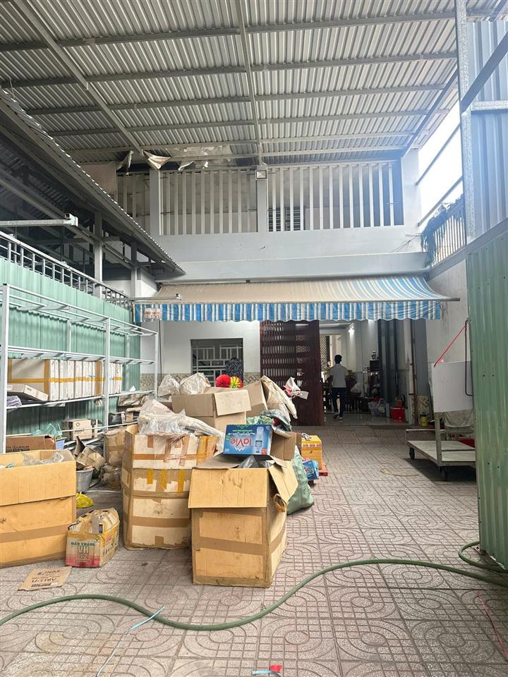 Nhà mặt tiền trung tâm thành phố cần thơ, mặt tiền đường 30/4, ngang 10m dài 80m, gần vincom